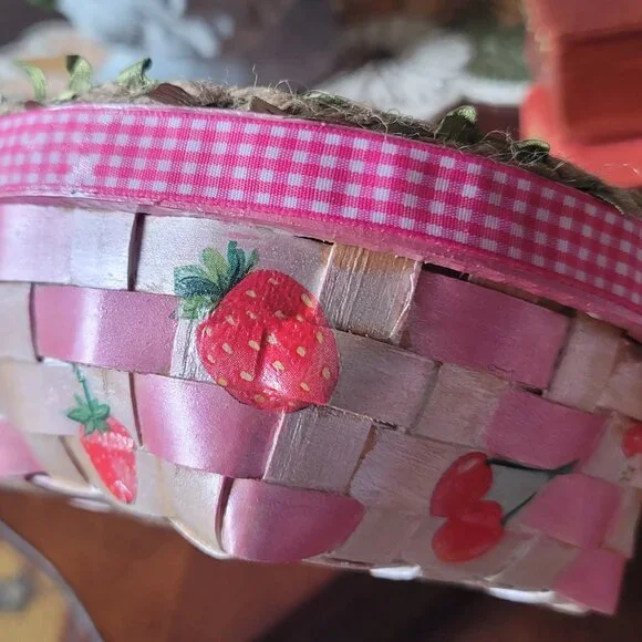 Strawberry Basket with Pink Ribbon & twine with leaves around the rim. Wicker - Picture 4 of 10